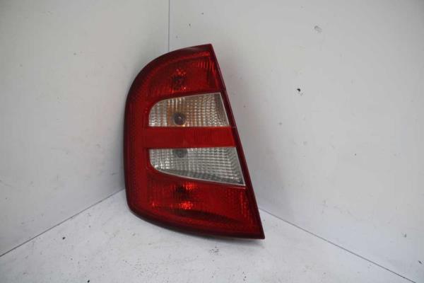 FEU ARRIERE GAUCHE SKODA FABIA HATCHBACK - Vue 1